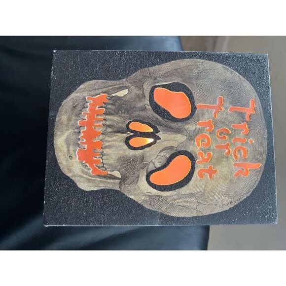 Halloween skull lamp box - Picture 3 of 7